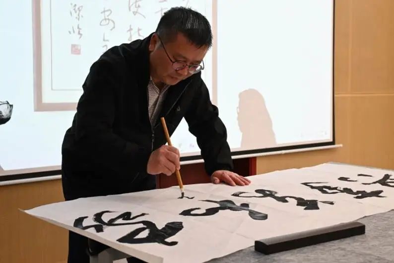 image-20250401105923-3